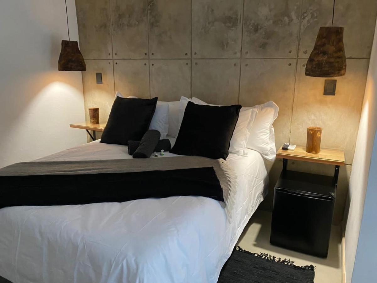Luxury Upmarket Guesthouse 20 On 4Th Рустенбург Екстер'єр фото