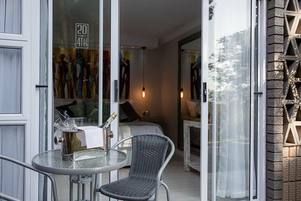 Luxury Upmarket Guesthouse 20 On 4Th Рустенбург Екстер'єр фото